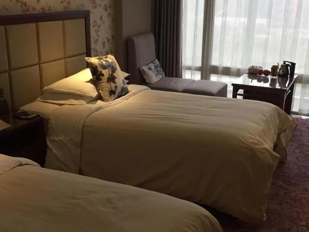 New Friendship Hotel Luo-jang